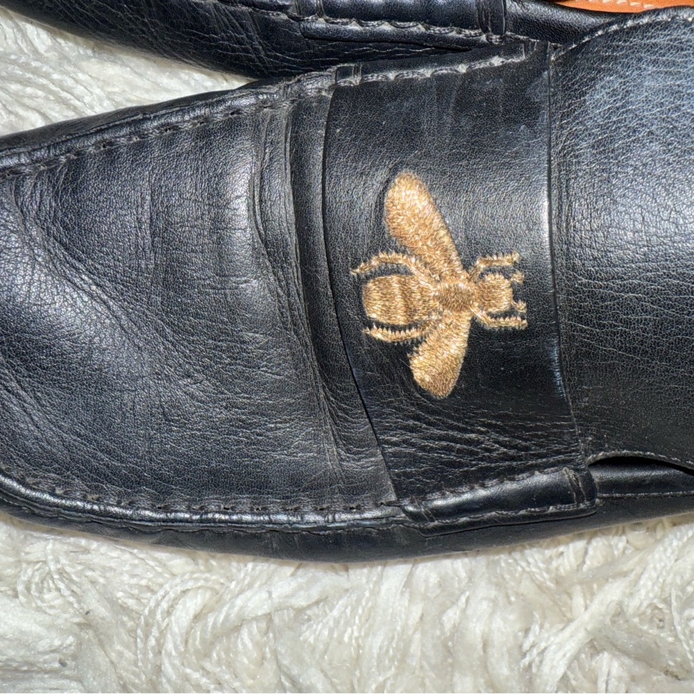 Gucci Black Leather Loafers with Gold Bee Detail - Picture 2 of 11
